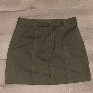 Forever 21 green buttoned skirt